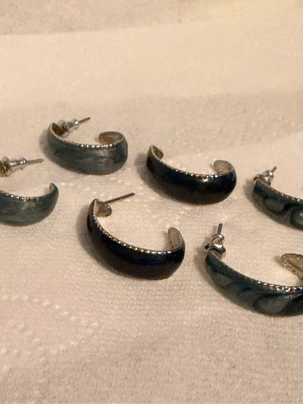 Source Unknown Navy Blue and Silver Half-Hoop Stud Earrings
